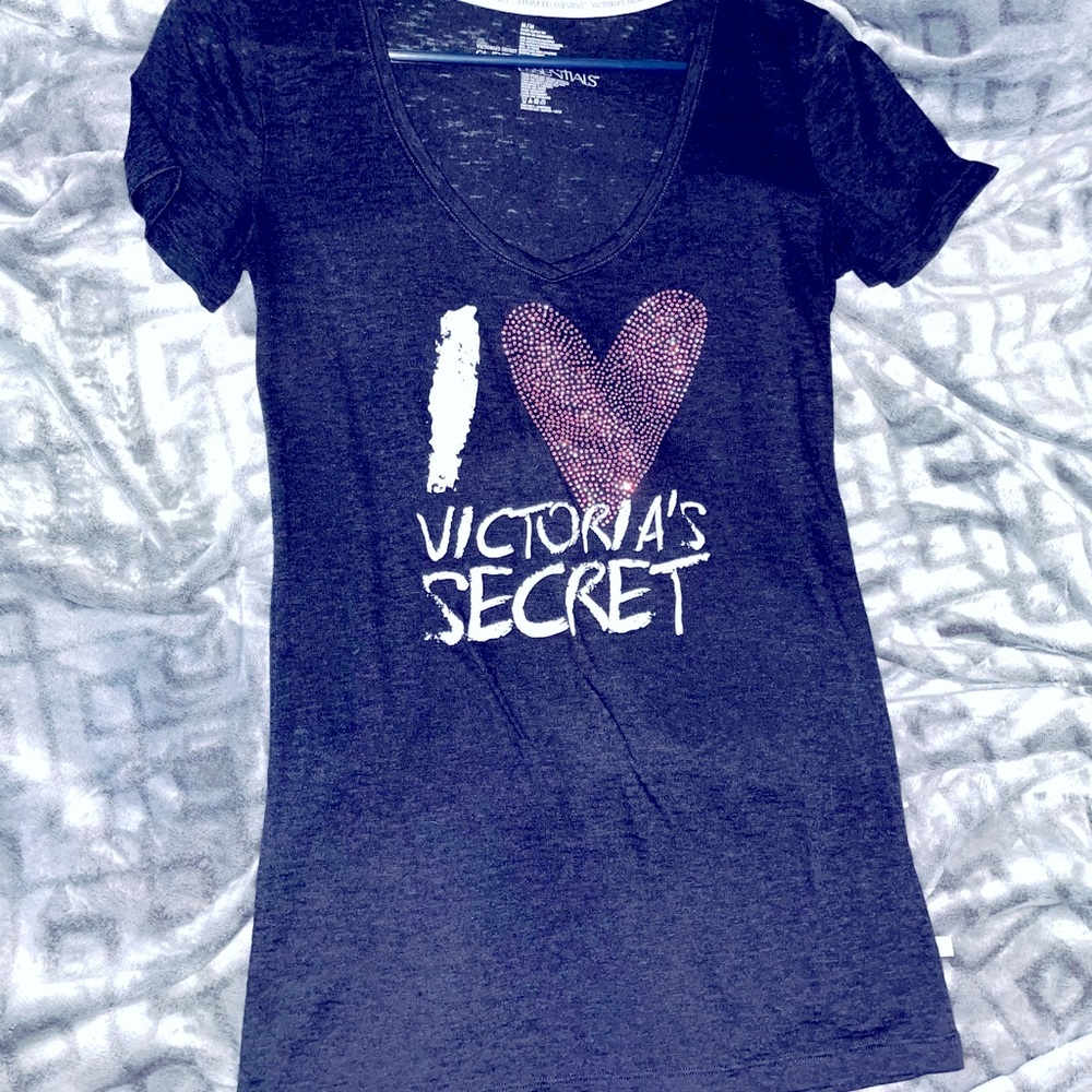VS tee
